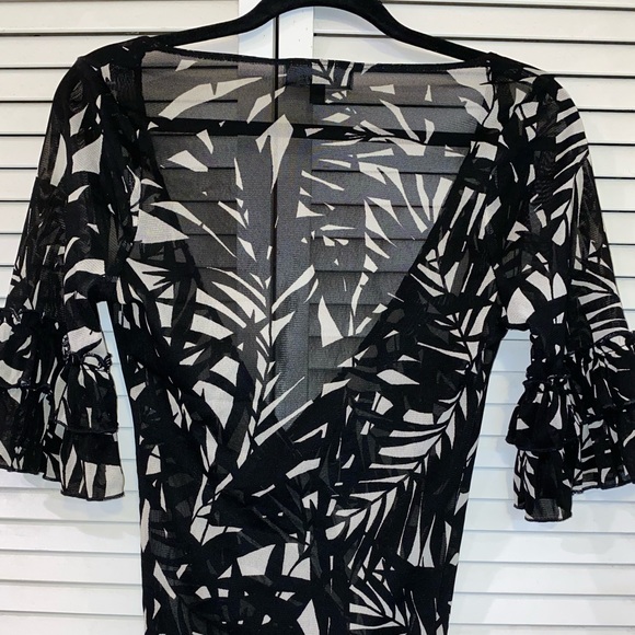 Karen Kane elbow length sleeve blouse - Picture 3 of 6